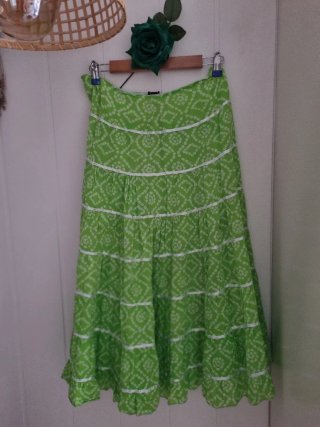 Falda larga verano verde con blanco