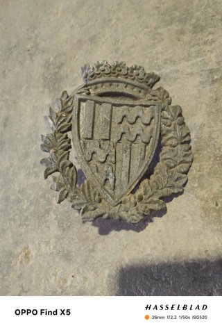 Escudos metálicos de Badalona