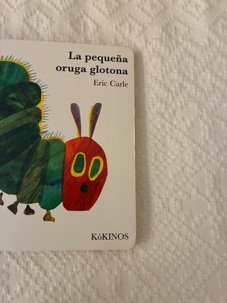 Libro infantil La pequeña oruga glotona