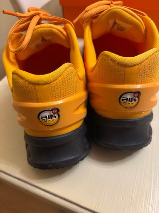 Nike TN Talla 41 Naranja y Negro