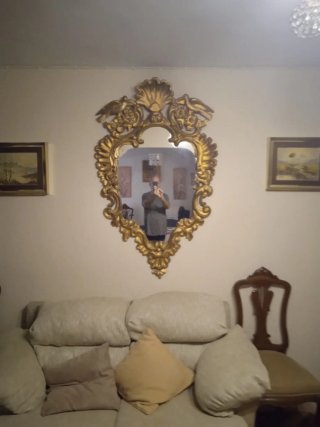 Figura religiosa trono esfera corona