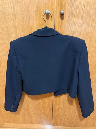 Americana Corta Negra Zara