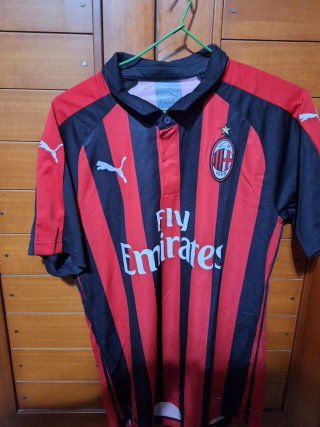 2 Camisetas de Fútbol: Ajax y AC Milan