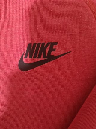 Chaqueta Nike Tech Roja