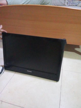 Pantalla Toshiba 24 sin pie