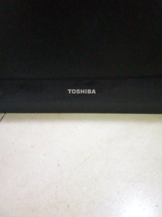 Pantalla Toshiba 24 sin pie