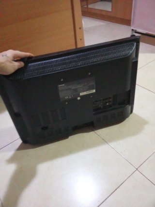 Pantalla Toshiba 24 sin pie
