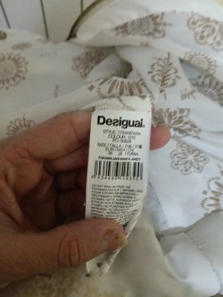 Chaqueta Desigual Beige y Blanca