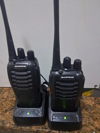 2 Walkie Talkies Baofeng