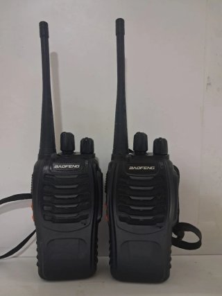 2 Walkie Talkies Baofeng