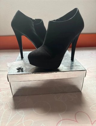 Botines de tacón negros