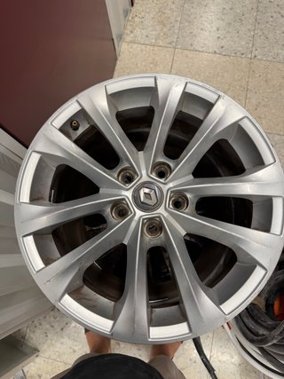 Fuego de ruedas renault con sus sensores