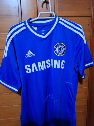 2 Camisetas de Fútbol: Chelsea y Fulham