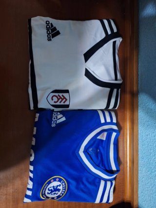 2 Camisetas de Fútbol: Chelsea y Fulham