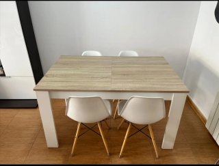 Mesa de Comedor con 4 Sillas