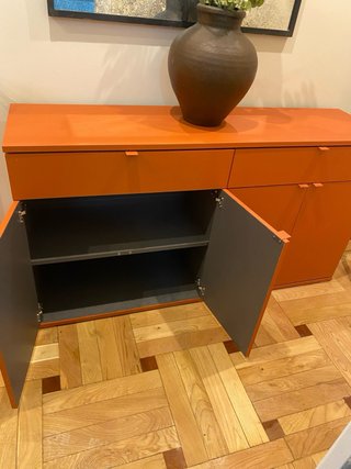 Aparador / Cómoda moderna terracota - URGE MUDANZA