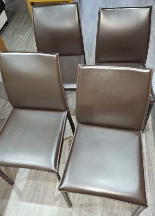 Set de 4 sillas de piel marrón