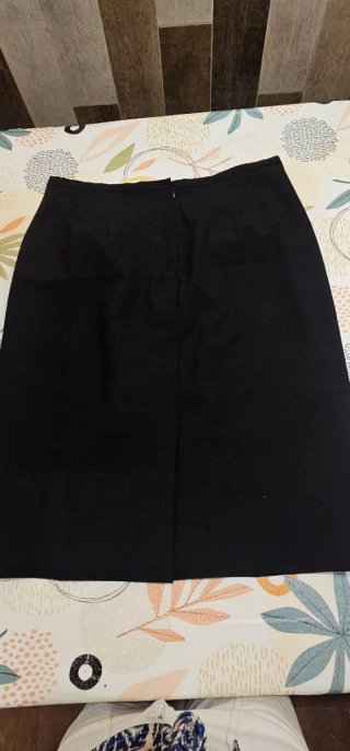 Falda negra elegante