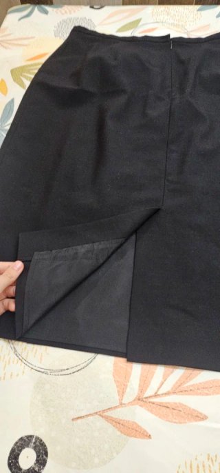 Falda negra elegante