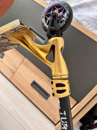 Patinete Freestyle NKD Turbine Dorado