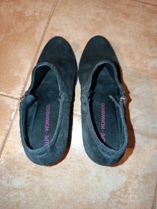 Botines ALPE Woman negros con cremallera
