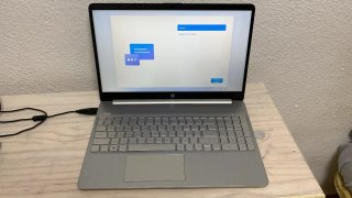 Portátil HP 15s (Como Nuevo) + cargador original