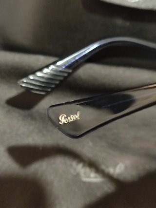 Gafas de Sol Persol azul marino.
