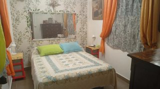 Contenedor vivienda acondicionado mide 8de larago
