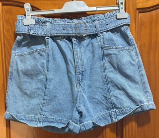 Pantalón Corto Vaquero con Cinturón