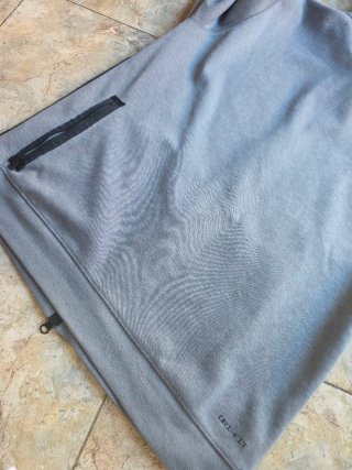 Chaqueta Jordan Gris y Negra con Capucha
