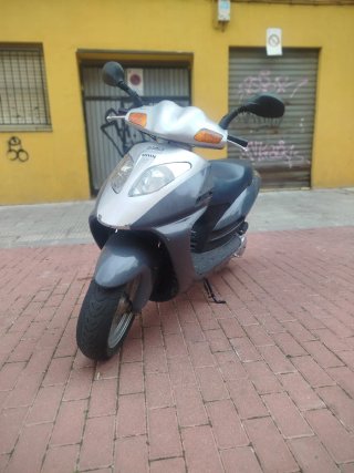 Daelim NS125 Scooter