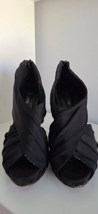Zapatos de tacón negros para fiesta