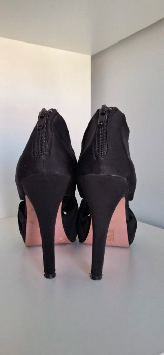 Zapatos de tacón negros para fiesta