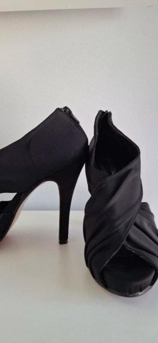 Zapatos de tacón negros para fiesta