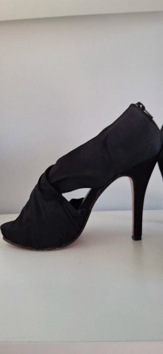 Zapatos de tacón negros para fiesta