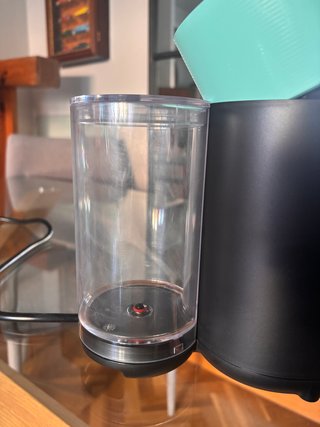Cafetera Nespresso Vertuo Pop Krups y Soporte