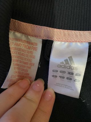 Sudadera Adidas negra y rosa