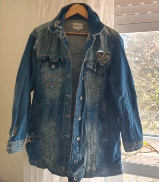 Cazadora vaquera Stradivarius azul