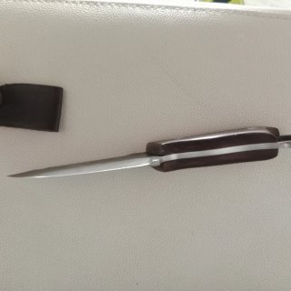 Cuchillo de Caza con Funda de Cuero