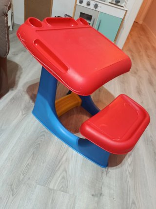 Pupitre Infantil de Plástico