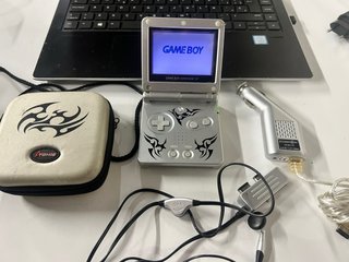 Nintendo Game Boy Advance SP Plateada