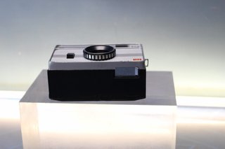 Cámara fotográfica 126 mm Halina Compact "Instant Load Cartridge". 60-70's.