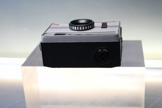 Cámara fotográfica 126 mm Halina Compact "Instant Load Cartridge". 60-70's.