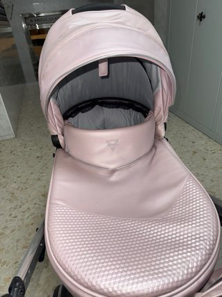 Carro de bebé Junama Diamond rosa y negro + silla