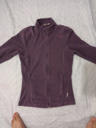 Chaqueta polar morada mujer