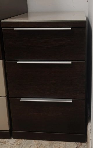 Cómoda y Mesitas de Noche Madera