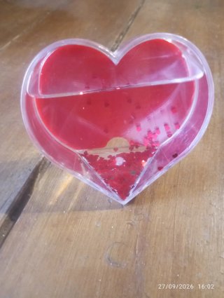 Fermacarte o portafoto a forma di cuore
