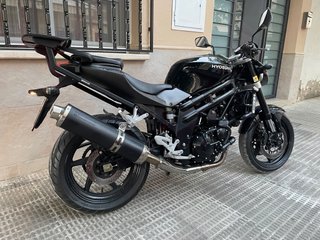 Hyosung 650 Naked Negra