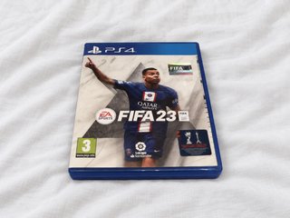 FIFA 23 para PS4 con caja y disco