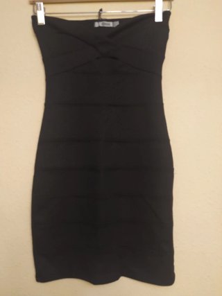 Vestido negro sin tirantes